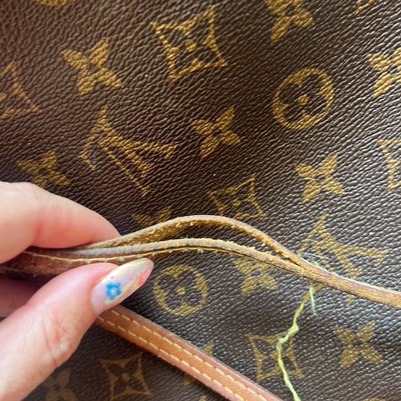 Louis Vuitton Neverfull MM - Picture 8 of 14